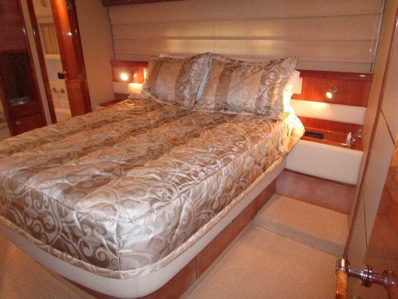 Master Looking Outboard    