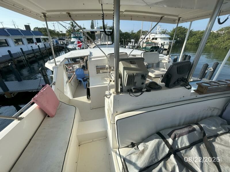 44' Viking flybridge aft