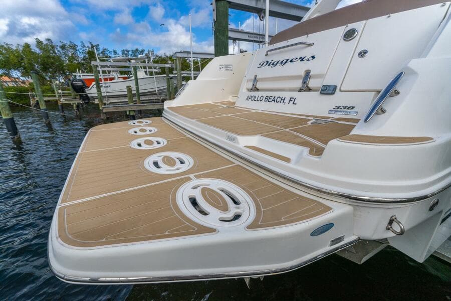 2016 Sea Ray 330 Sundancer