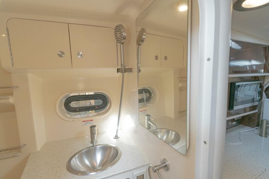 2016 Sea Ray 330 Sundancer