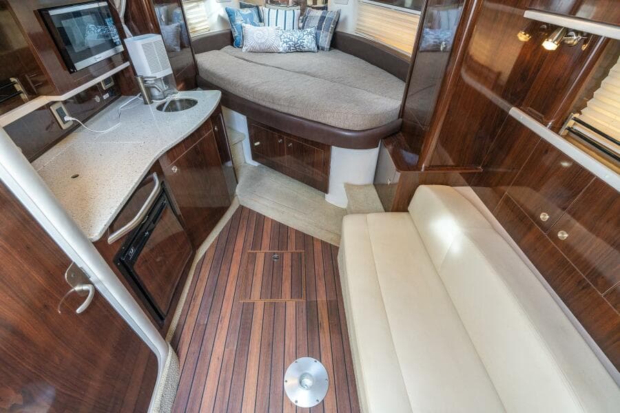 2016 Sea Ray 330 Sundancer