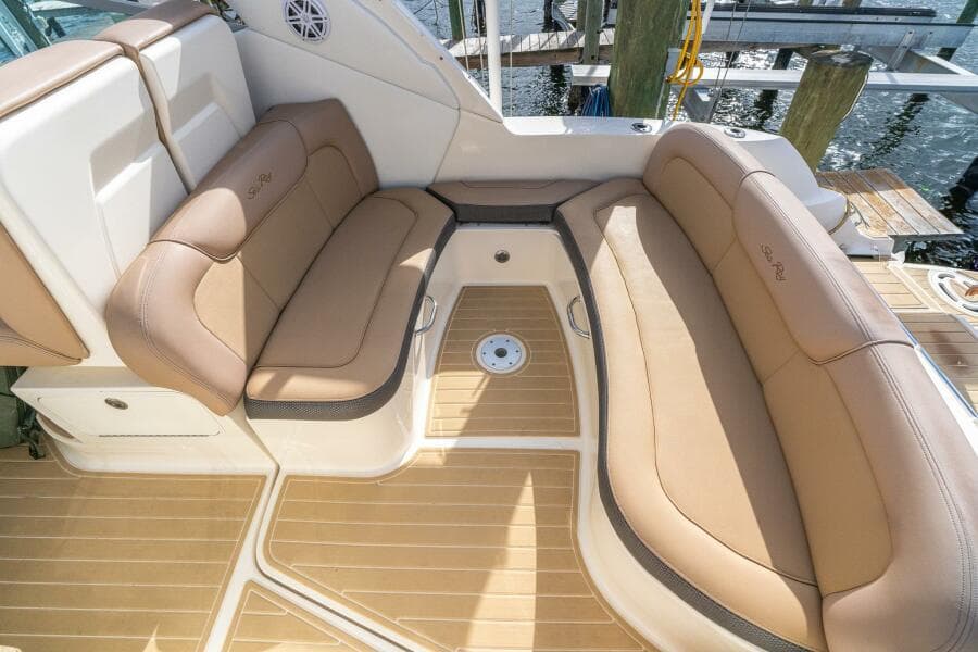 2016 Sea Ray 330 Sundancer
