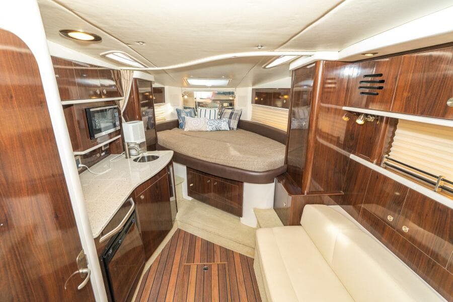 2016 Sea Ray 330 Sundancer