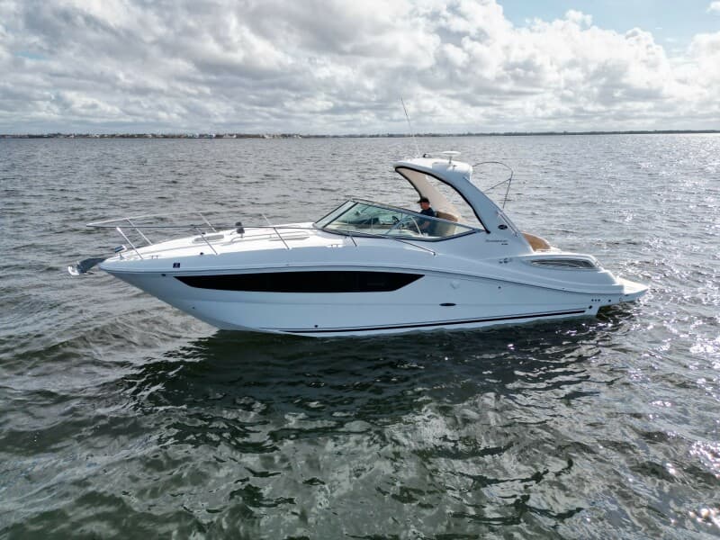 2016 Sea Ray 330 Sundancer
