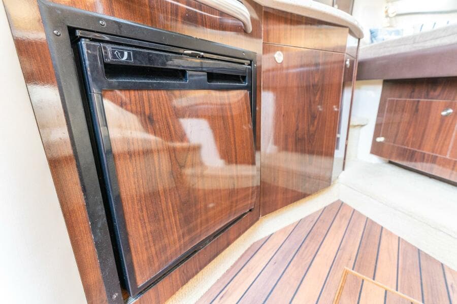 2016 Sea Ray 330 Sundancer