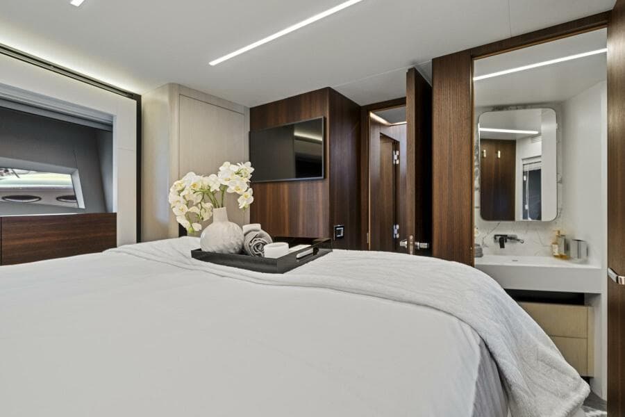 2023 Astondoa 66 Flybridge