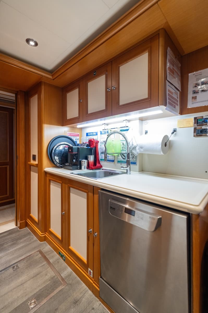 2007 CRN Pilothouse - Photo 35