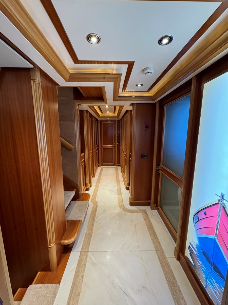 2007 CRN Pilothouse - Photo 7