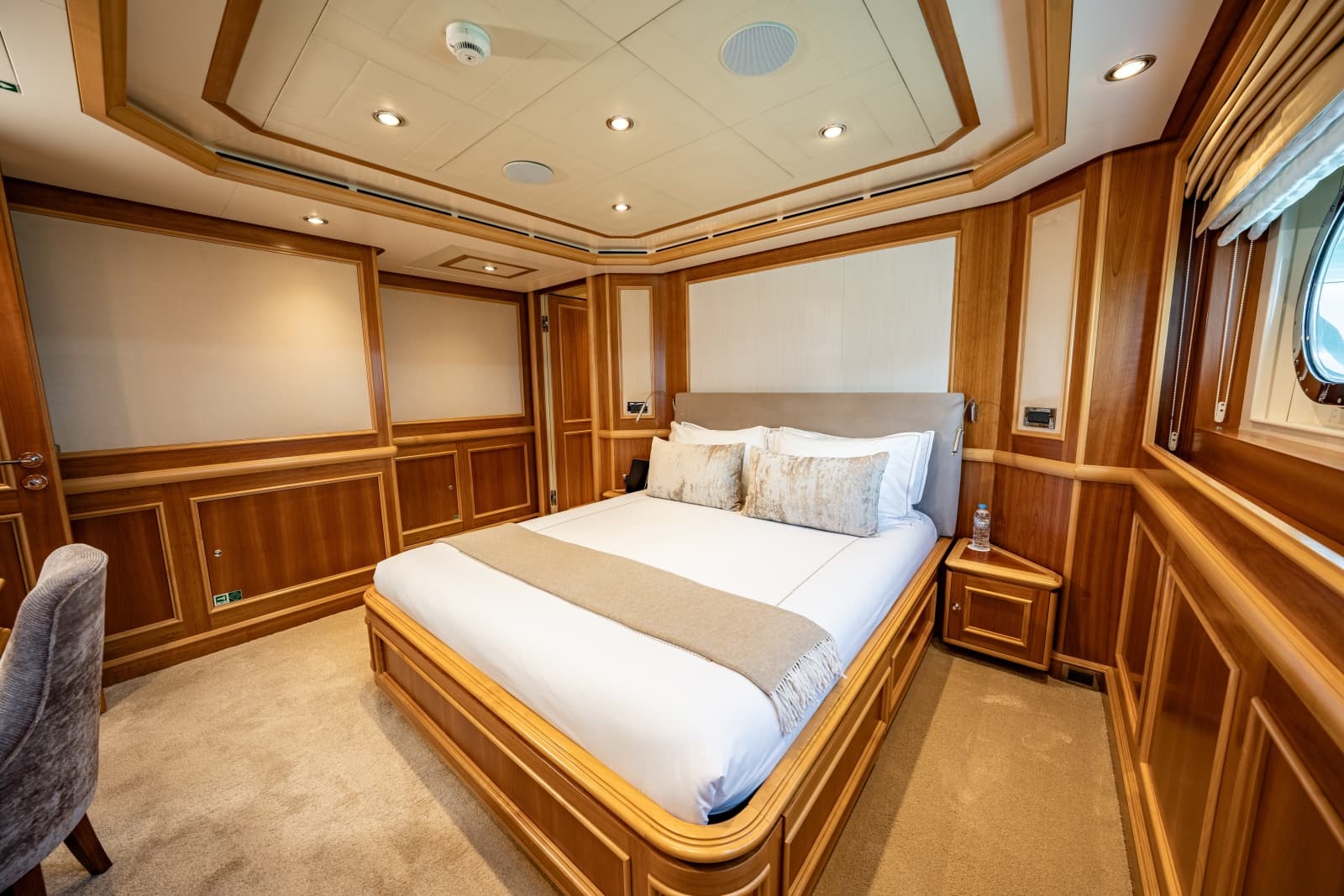 2007 CRN Pilothouse - Photo 19
