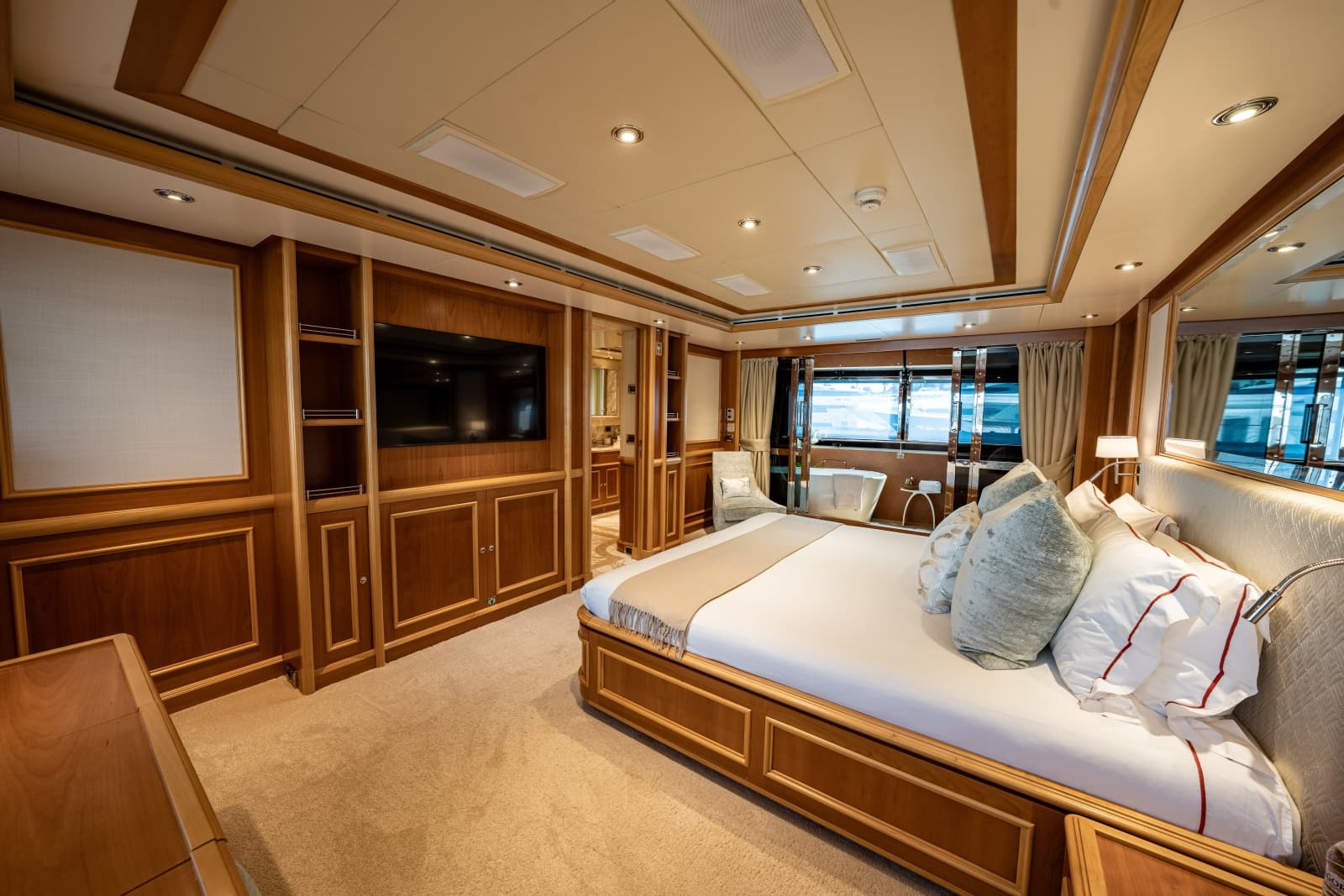 2007 CRN Pilothouse - Photo 12