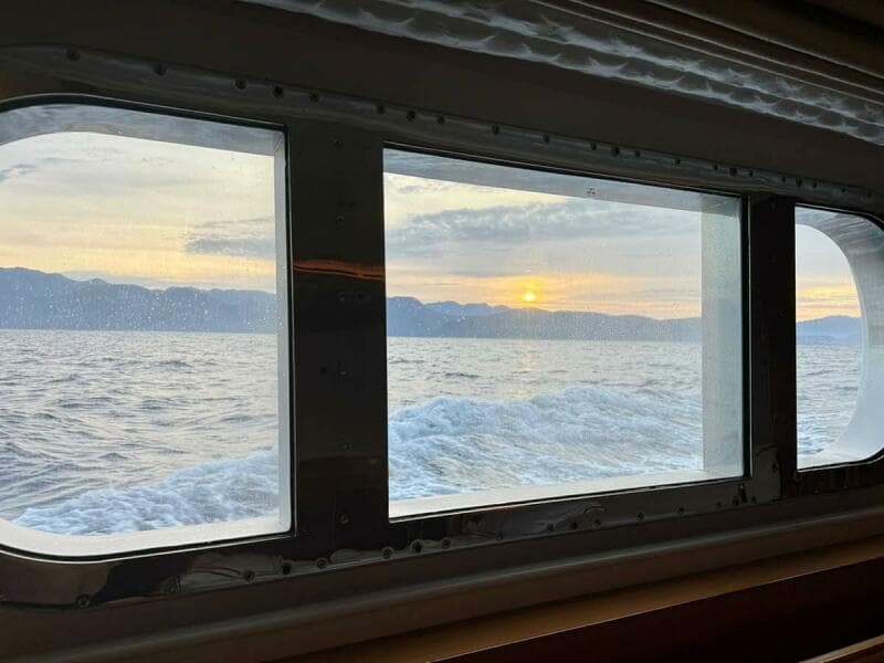 Large In-Hull Windows in each of the 4 Guest Suites