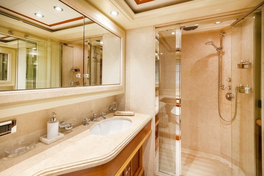 Starboard Aft Guest Ensuite