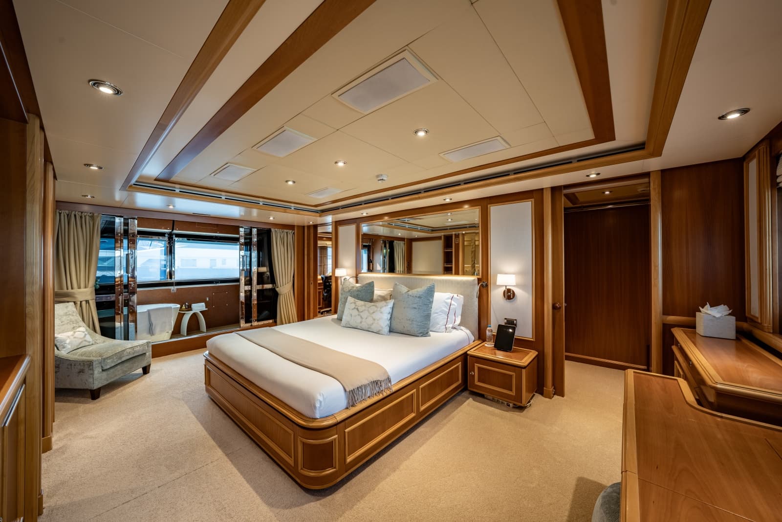 2007 CRN Pilothouse - Photo 11
