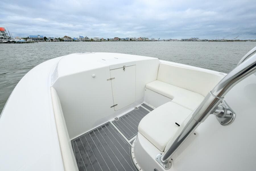 2008 Venture 39 Cuddy