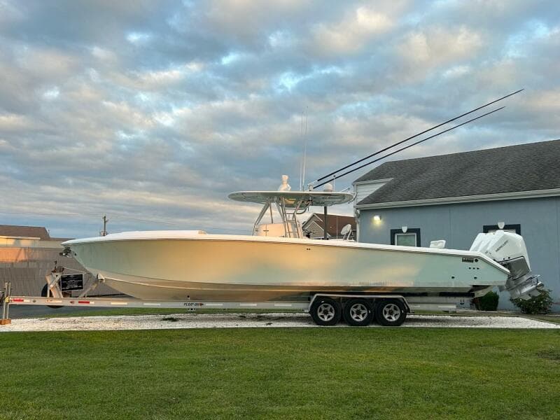 2008 Venture 39 Cuddy