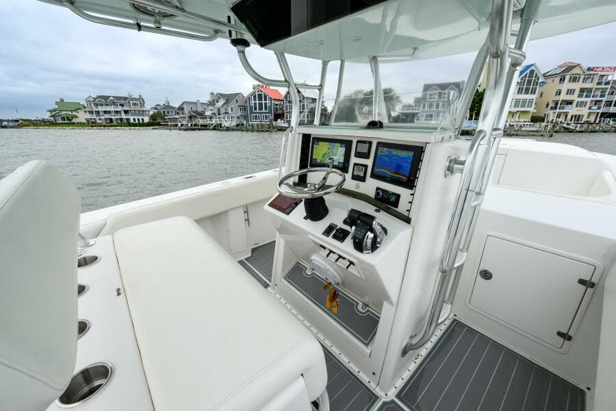 2008 Venture 39 Cuddy