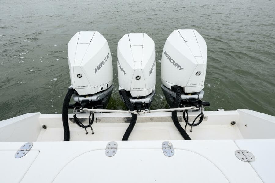 2008 Venture 39 Cuddy