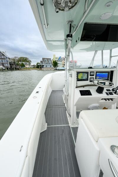 2008 Venture 39 Cuddy