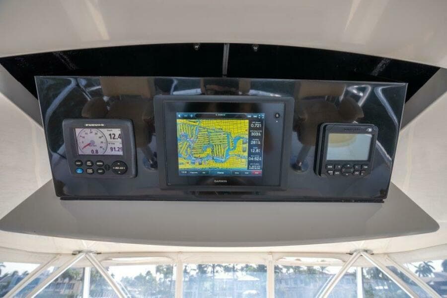 2015 Viking 66 No Collars - Flybridge Electronics
