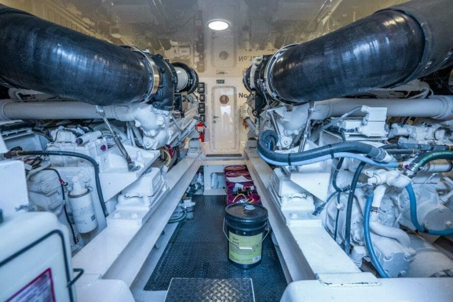 2015 Viking 66 No Collars - Engine Room