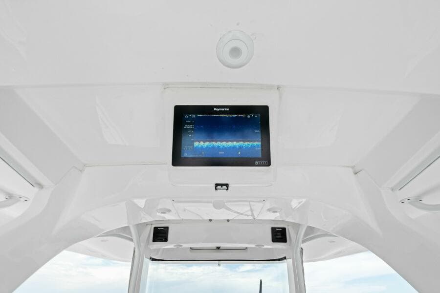 2020 Intrepid 400 CC - Helm and Electronics