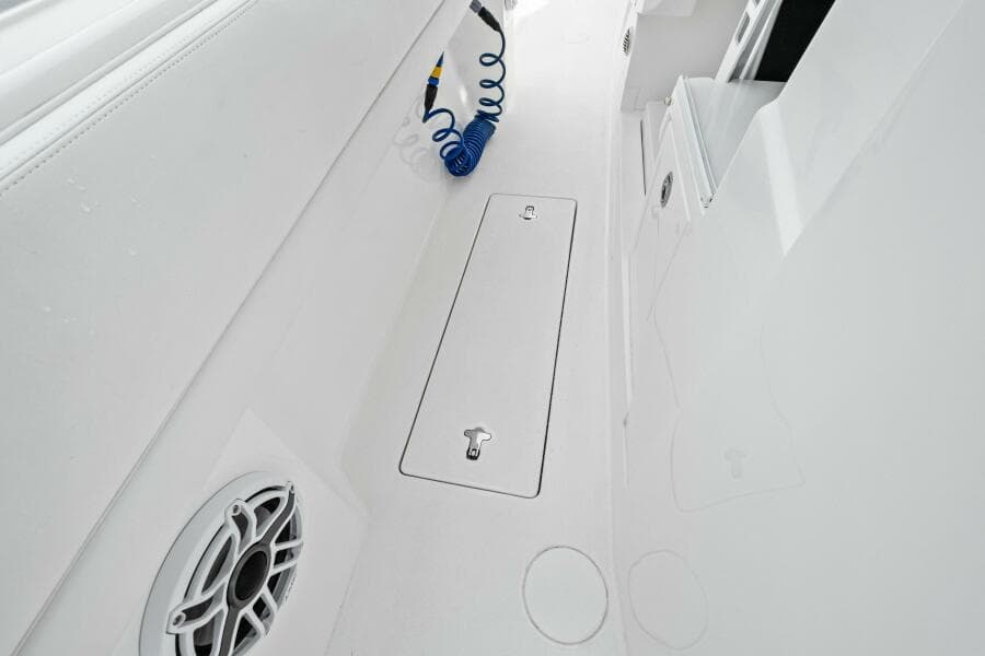 2020 Intrepid 400 CC - JL Audio Speaker 