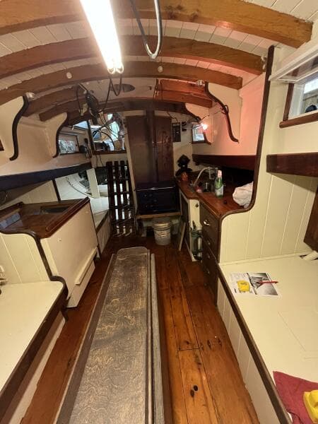 Gallant aft main cabin looking aft