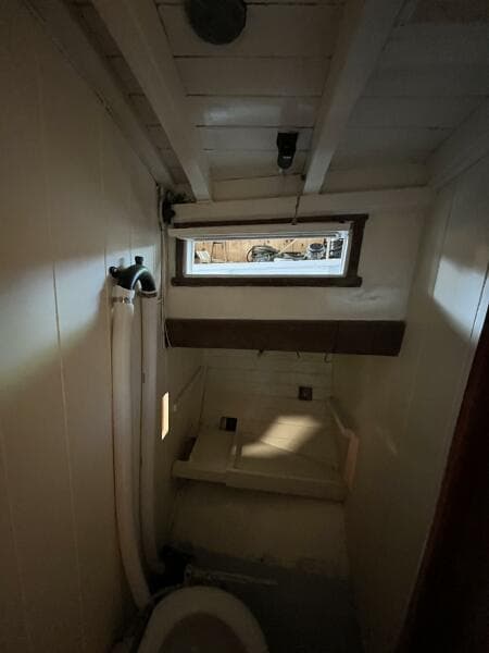 Gallant head & port light