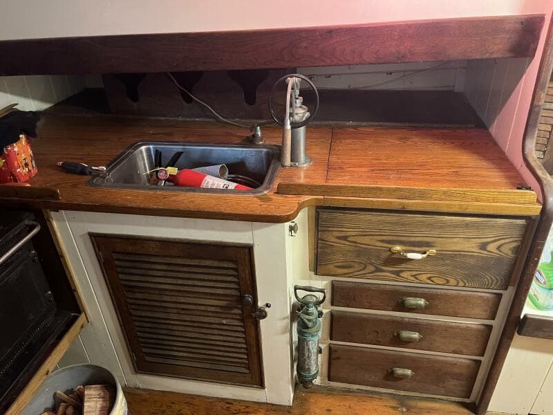 Gallant galley to port