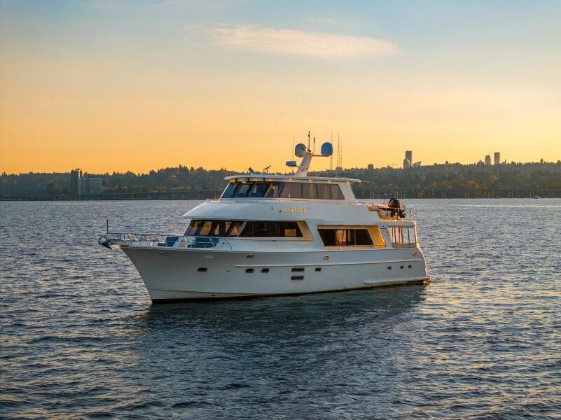 2014 Hampton 720 Skylounge LRC