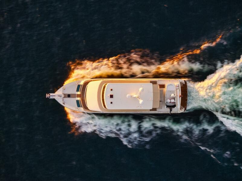 2014 Hampton 720 Skylounge LRC