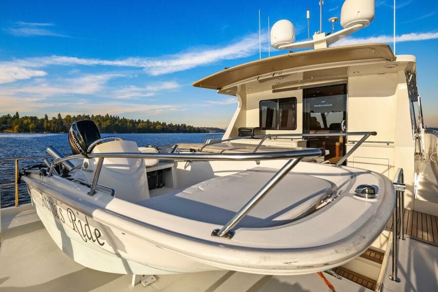 2014 Hampton 720 Skylounge LRC