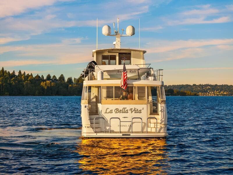 2014 Hampton 720 Skylounge LRC