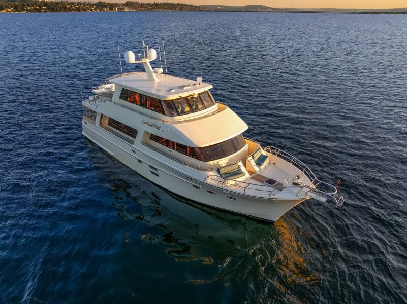 2014 Hampton 720 Skylounge LRC