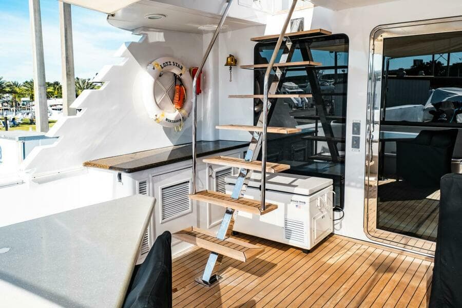 Easy Access to Flybridge  