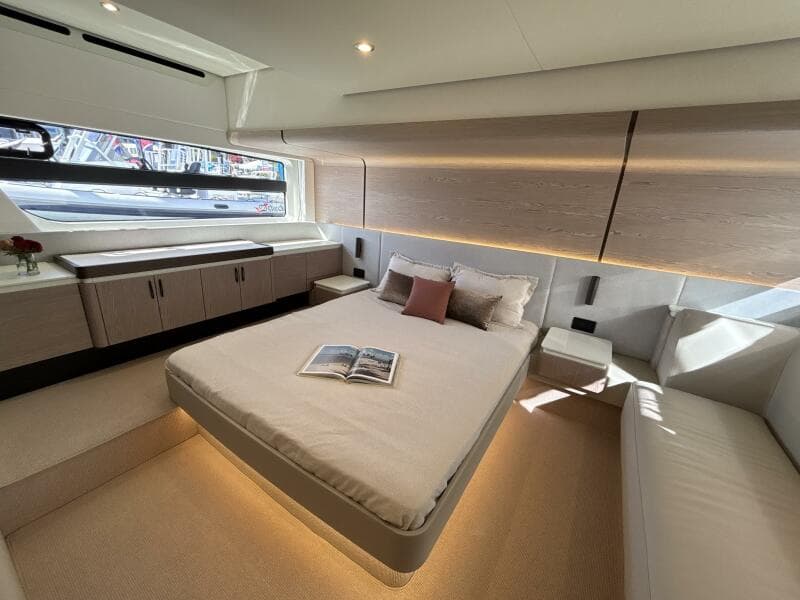 2025 Azimut Fly 53
