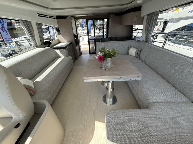 2025 Azimut Fly 53