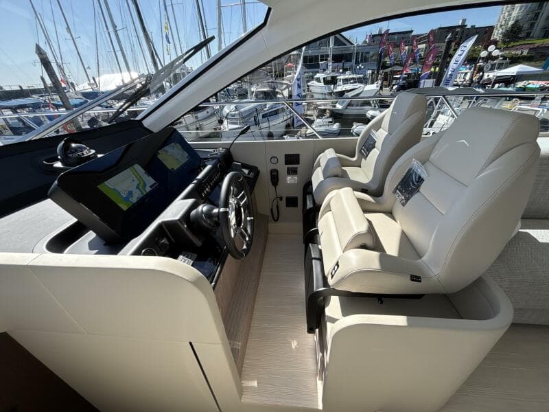 2025 Azimut Fly 53