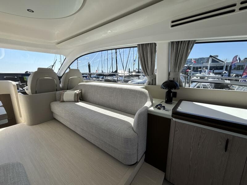 2025 Azimut Fly 53