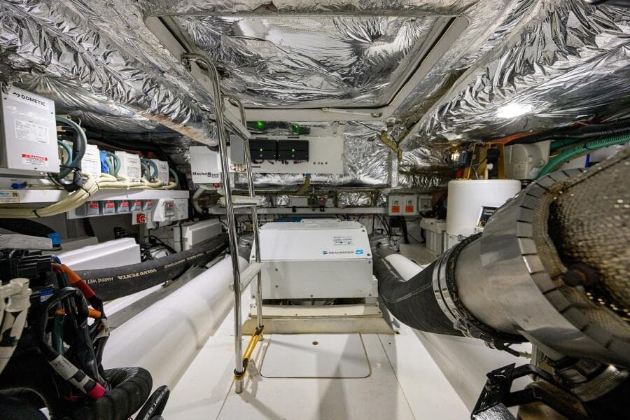 Princess F49 Chill- Engine Room