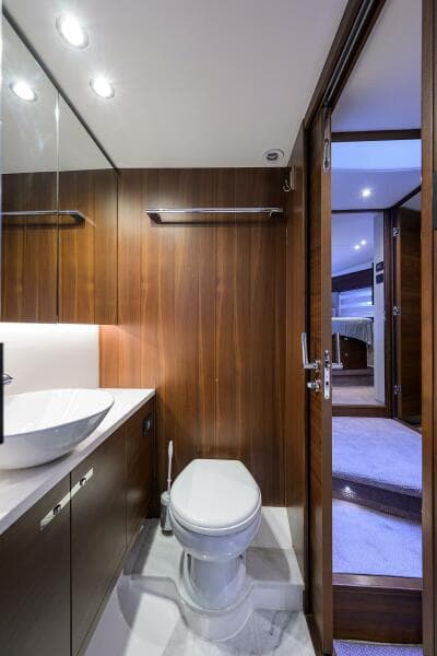 Princess F49 Chill- Master Stateroom Head