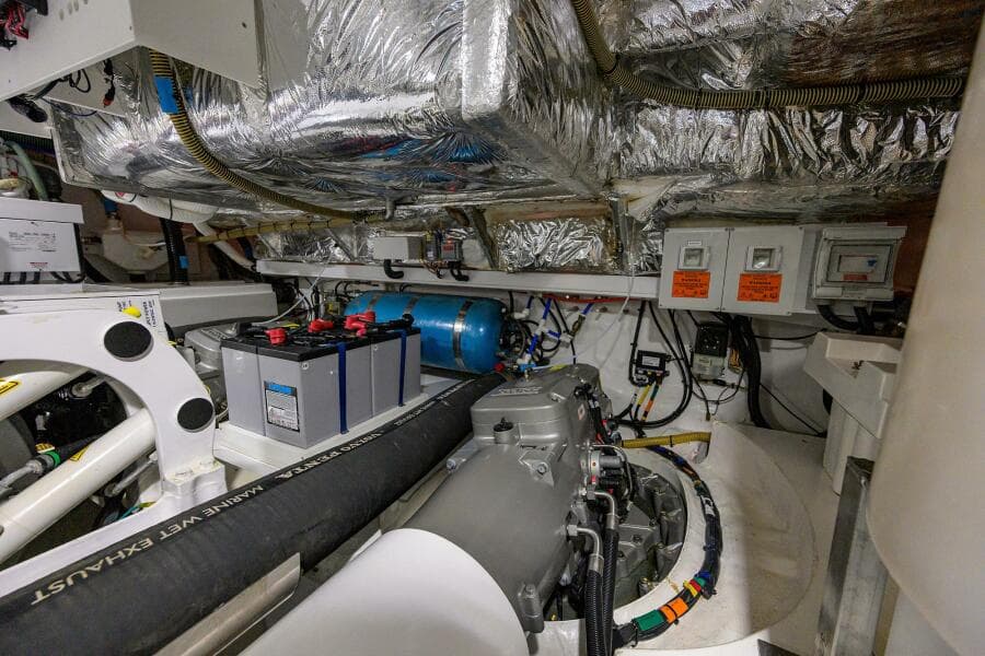 Princess F49 Chill- Engine Room