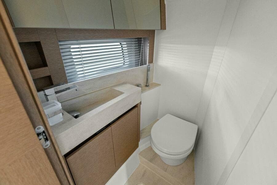 2022 59 Prestige Flybridge - How Sweet It Its - Guest Head