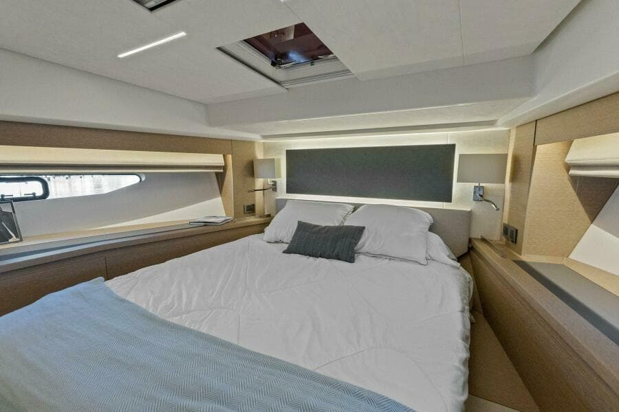 2022 59 Prestige Flybridge - How Sweet It Its - VIP Stateroom
