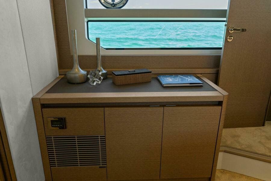 2022 59 Prestige Flybridge - How Sweet It Its - Master Head