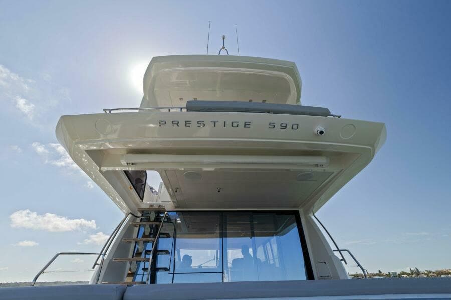 2022 59 Prestige Flybridge - How Sweet It Its - Flybridge