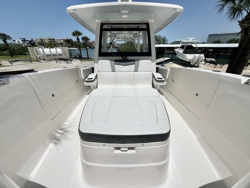 2021 Robalo R360