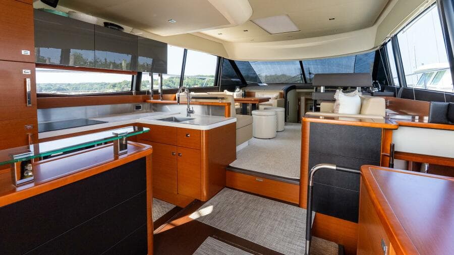 2014 Prestige 550 Flybridge