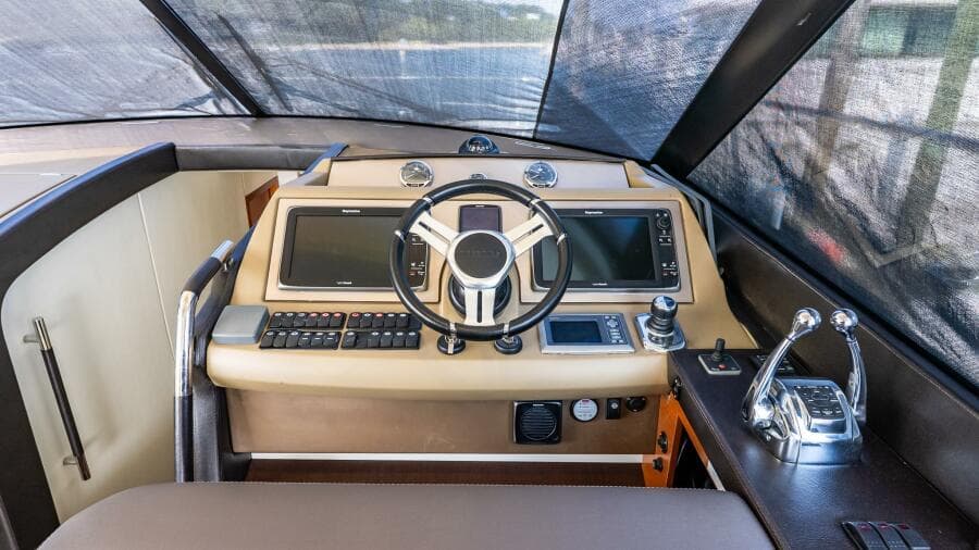 2014 Prestige 550 Flybridge
