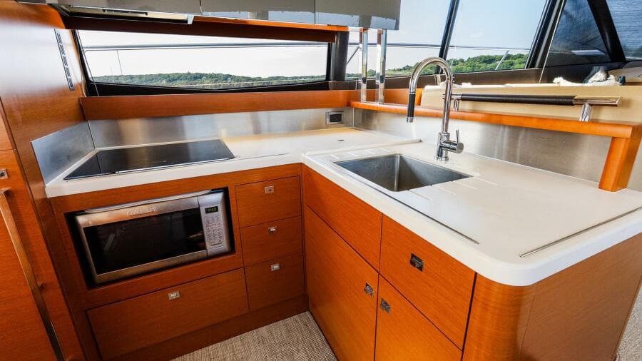 2014 Prestige 550 Flybridge